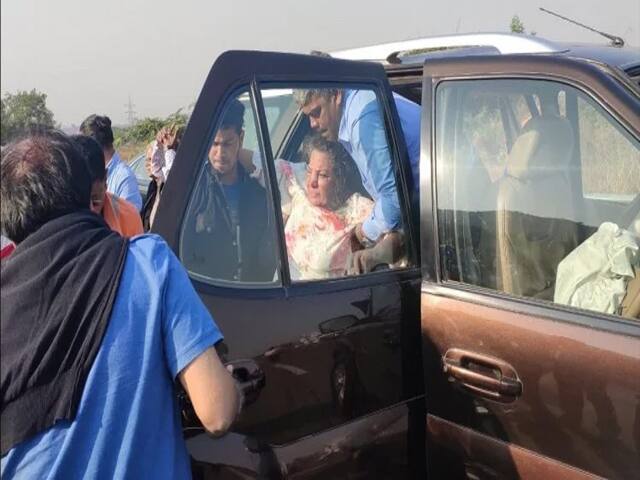 अस्पताल में भर्ती शबाना आजमी की अब कैसी है हालत?