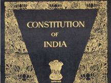 संविधान की मूल प्रति लिखनेवाले इस शख्स को जानिये...400 से ज्यादा निब और 6 महीने में हुआ तैयार