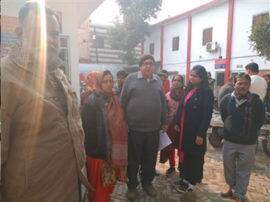 पल्स पोलियो की टीम को NRC-NPR की टीम के शक में बंधक बनाया...इस तरह बची जान Pulse Polio team hostage in meerut city पल्स पोलियो की टीम को NRC-NPR की टीम के शक में बंधक बनाया...इस तरह बची जान