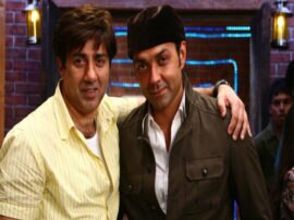 Bollywood Actor Sunny Deol get Emotional while Talking About his Younger brother Bobby Deol दस साल तक काम मांगने पर भी Bobby Deol को नहीं मिली बॉलीवुड की कोई फिल्म- हालत देख Sunny Deol को भी आ गया था रोना