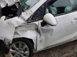 two killed in car accident in greater noida ग्रेटर नोएडा: सड़क हादसे में दो छात्रों की मौत, कार से लिफ्ट लेकर लौटते वक्त हुआ हादसा