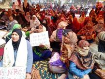 शाहीन बाग़ बनता जा रहा है प्रयागराज का मंसूर पार्क, 18वें दिन भी जारी है मुस्लिम महिलाओं का धरना