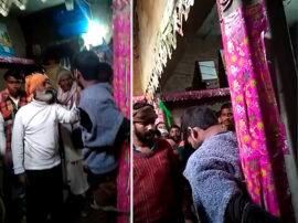 खंभे से बांधकर युवक को बेरहमी से पीटा, वीडियो हुआ वायरल; चार के खिलाफ मुकदमा दर्ज खंभे से बांधकर युवक को बेरहमी से पीटा, वीडियो हुआ वायरल; चार के खिलाफ मुकदमा दर्ज