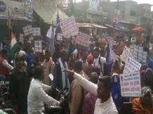 CAA Protest उत्तर प्रदेश में भारत बंद का मिला जुला असर, देवरिया में पूर्व सांसद को हिरासत में लिया गया
