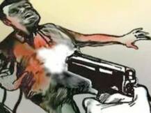 जेल से आज छूट कर आये व्यक्ति को 3 भाइयों ने मारी गोली, हालत गंभीर;आगरा रेफर