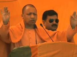 chief minister yogi adityanath visits Gorakhpur गोरखपुर में बोले सीएम योगी, योजनाओं को प्रभावी बनाने के लिए उन्हें जनता से जोड़ें