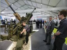 Defense Expo 2020 दूसरे दिन रिवर फ्रंट व्यू पर हुये लाइव डेमो, HAL के 'लाइट यूटिलिटी हेलीकॉप्टर' ने सबका ध्यान खींचा