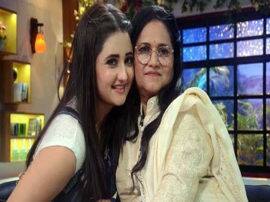 Bigg Boss 13: आखिर क्यों फैमिली राउंड में बेटी से मिलने नहीं पहुंची थीं रश्मि की मां Know why rashmi desai mother rasila desai not appear in bigg boss 13 family round Bigg Boss 13: आखिर क्यों फैमिली राउंड में बेटी से मिलने नहीं पहुंची थीं रश्मि की मां