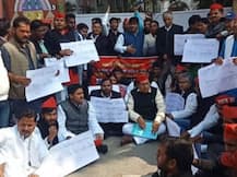 प्रयागराज: UPPSC के आरक्षण नियमों में बदलाव के खिलाफ सड़क पर उतरी सपा, बोली- ये छेड़छाड़ बर्दाश्त नहीं