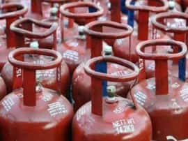 Coronavirus effect Now after 15 days you will be able to book another LPG cylinder Coronavirus: अब 15 दिन बाद ही करा पाएंगे दूसरा रसोई गैस सिलेंडर बुक, घबराहट में न उठाएं ये कदम
