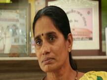 कोर्ट में रोती हुईं बोलीं निर्भया की मां, 'मैं भी इंसान हूं...मेरे अधिकारों का क्या होगा'