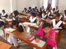 यूपी बोर्ड की कॉपी में शेरो-शायरी..एक ने लिखा...'मैं तेरे इश्क में मर ना जाऊं कहीं...'