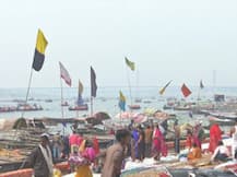 महाशिवरात्रि पर संगम पर पंद्रह लाख श्रद्धालु लगाएंगे आस्था की डुबकी, माघ मेले का होगा समापन