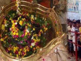बाराबंकी: लोधेश्वर महादेव मंदिर में उमड़ा शिव भक्तों का हुजूम, पुलिस ने किए सुरक्षा के व्यापक इंतजाम mahashivratri Shiva devotees gathered in Lodheshwar Mahadev temple in Barabanki बाराबंकी: लोधेश्वर महादेव मंदिर में उमड़ा शिव भक्तों का हुजूम, पुलिस ने किए सुरक्षा के व्यापक इंतजाम