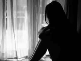 बाराबंकी: नाबालिग को स्कूल में बंधकर बनाकर गैंगरेप, पुलिस ने आरोपियों को किया गिरफ्तार बाराबंकी: नाबालिग को स्कूल में बंधकर बनाकर गैंगरेप, पुलिस ने आरोपियों को किया गिरफ्तार