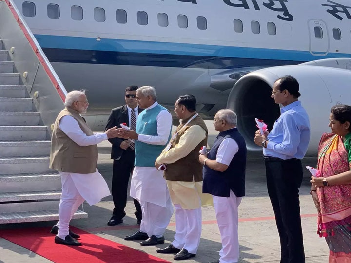 अमेरिकी राष्ट्रपति ट्रंप ने हिंदी में किया ट्वीट...'हम भारत आने के लिये तत्पर..रास्ते में हैं..