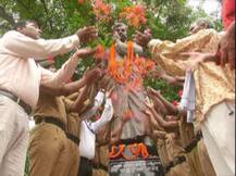 पुण्यतिथि पर चंद्रशेखर आजाद को दिया गया 'गार्ड आफ ऑनर', शहादत स्थल पर कुछ यूं किए गए याद