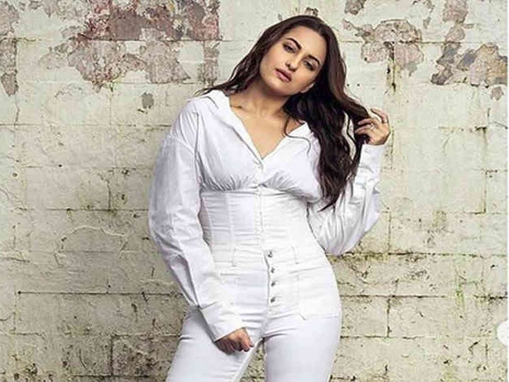 Sonakshi Sinha ने खोली अवॉर्ड वालों की पोल, ये अनोखा रिकॉर्ड भी किया अपने नाम