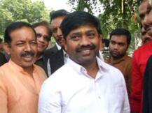 योगी के कैबिनेट मंत्री के खिलाफ चलेगा दलित उत्पीड़न का मुकदमा, स्पेशल कोर्ट ने खारिज की सरकार की सिफारिश