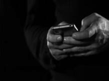 कभी भी डाउनलोड न करें ये चार एप...पलक झपकते ही साइबर ठग खाली कर देंगे आपका खाता