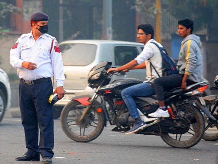 ट्रैफिक नियमों के बारे में कितना जानते हैं आप, जानें- क्या पुलिसकर्मी जबरदस्ती ले सकता है आपके वाहन की चाबी