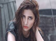 माहिरा खान ने पाक डायरेक्टर की लगाई क्लास, लाइव शो में दी थी महिला को गालियां