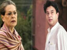 ज्योतिरादित्य सिंधिया के इस्तीफे से बौखलाई कांग्रेस, कोई बोला जयचंद तो किसी ने कहा गद्दार