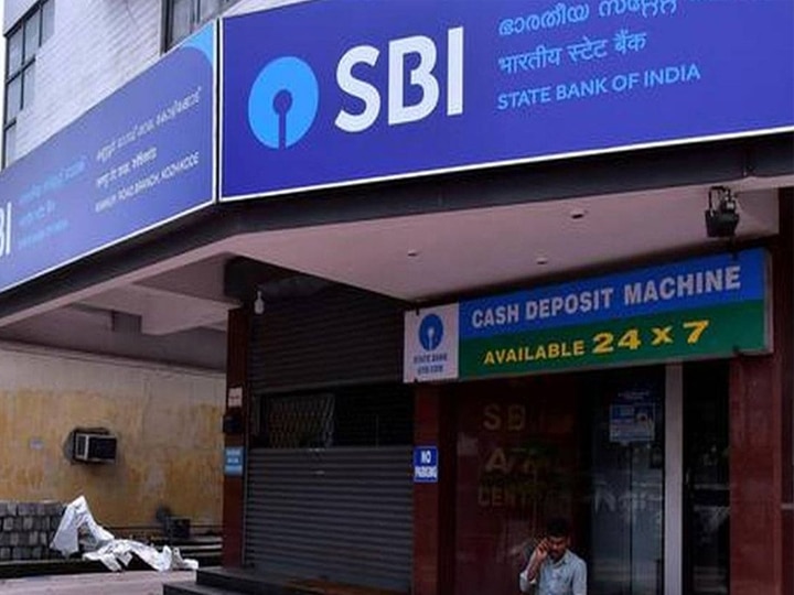 SBI ने बचत खाताधारकों को दिया तोहफा, मिनिमम बैलेंस की अनिवार्यता खत्म, पढ़ें- फायदे