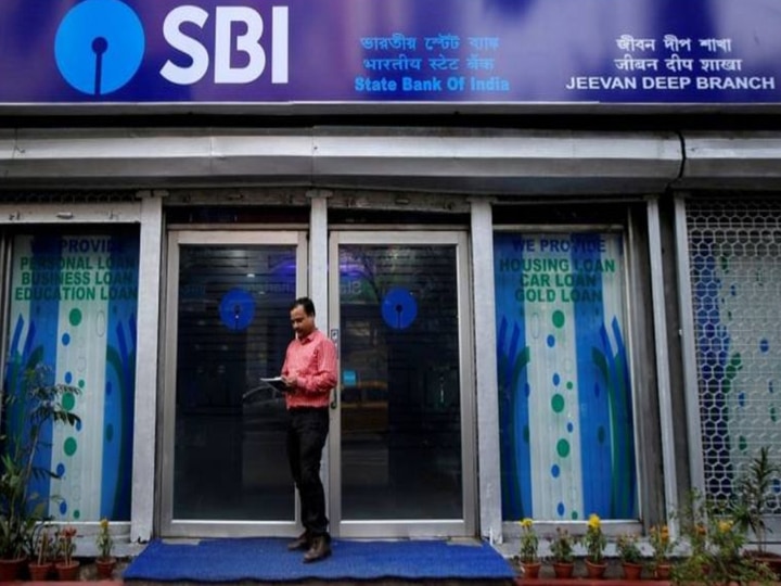 SBI ने बचत खाताधारकों को दिया तोहफा, मिनिमम बैलेंस की अनिवार्यता खत्म, पढ़ें- फायदे