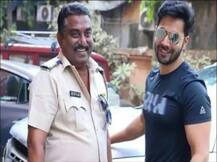 साइकिल से पीछा करने वाले की Varun Dhawan ने की पुलिस से शिकायत, फिर हुआ ऐसा- देखें वायरल वीडियो