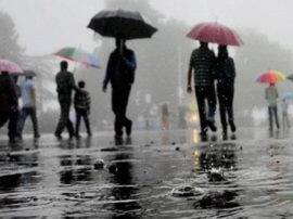 उत्तर प्रदेश में भारी बारिश- आकाशीय बिजली के कहर से 28 की मौत, खड़ी फसलों को नुकसान उत्तर प्रदेश में भारी बारिश- आकाशीय बिजली के कहर से 28 की मौत, खड़ी फसलों को नुकसान