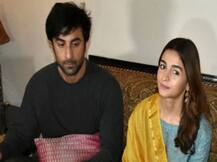 Alia Bhatt के जन्मदिन से क्यों गायब रहे Ranbir Kapoor, आखिर क्यों की गई पुरानी तस्वीर शेयर