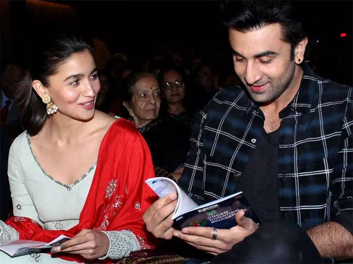 Alia Bhatt के जन्मदिन से क्यों गायब रहे Ranbir Kapoor, आखिर क्यों की गई पुरानी तस्वीर शेयर
