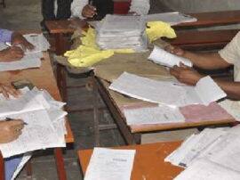 Coronavirus Effect UP Board exam 2020 answer sheet evaluation postponed till second april Coronavirus Effect: यूपी बोर्ड की कॉपियां भी नहीं होंगी चेक, रिजल्ट में होगी देरी