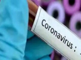 Coronavirus Fear Jhansi police showers lathi on those who are not following lockdown 'हम नहीं सुधरेंगे'...Lockdown को न मानने वालों को झांसी पुलिस ने थमाया पर्चा;लाठी भी बरसाई