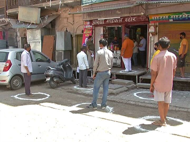 Coronavirus: कारोबारियों की अनूठी पहल, ग्राहकों को संक्रमण से बचाने के लिए किया ये काम