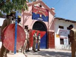 इटावा: जेल में कैदियों के दो गुटों के बीच खूनी बवाल, कैदी की मौत; डिप्टी जेलर घायल