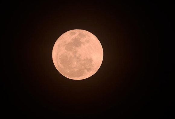 Super Pink Moon 2020: 8 अप्रैल को पृथ्वी के नजदीक होगा चंद्रमा, दिखाई पड़ेगा सुपरमून; ऐसे देख सकते हैं भारत में लाइव