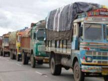 Agra Coronavirus: लॉकडाउन के बाद ट्रक छोड़कर भागे ड्राइवर, कुछ तो कई दिनों से भूखे