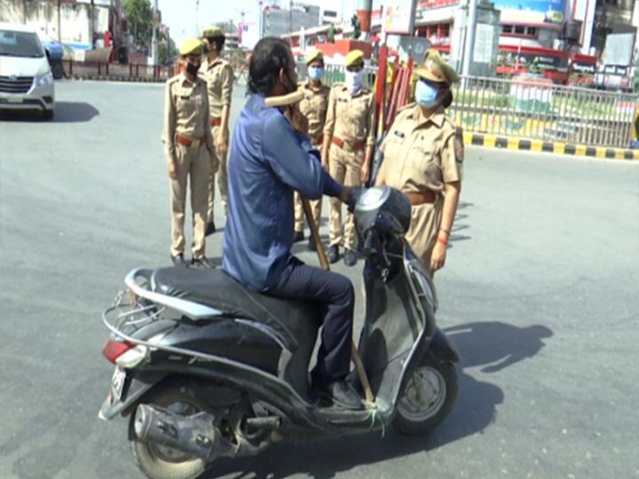 कोरोना से जंग: Lockdown में घर के साथ-साथ पुलिस की ड्यूटी बखूबी निभा रही हैं महिला पुलिसकर्मी