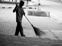 Prayagraj जान की परवाह किये बिना शहर को साफ रखने में जुटे हैं कोरोना सेनानी