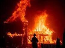 छप्पर में लगी आग की चपेट में आकर तीन साल की बच्ची की मौत, बचाने गए तीन लोग झुलसे