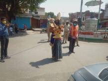 कोरोना के खतरे के बारे में इंसानों को समझाने औरैया की धरती पर उतरे यमराज, फिर देखिए-क्या हुआ