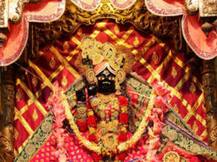 कोरोना के चलते 500 साल में पहली बार बंद हुआ बांके बिहारी मंदिर, चरण दर्शन से मोहताज रहे इस बार भक्त