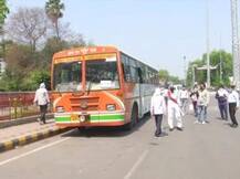 सीएम योगी का शुक्रिया अदा कर रोडवेज की तीन सौ बसों से घरों को रवाना हुए प्रयागराज में फंसे स्टूडेंट्स