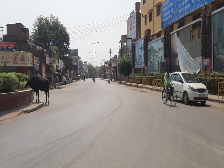 वाराणसी नगर निगम क्षेत्र में लॉक डाउन की सख्ती, सब्जी मंडी और दुकानों को बंद करने के निर्देश