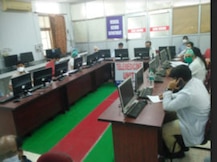 प्रयागराज में अब मोबाइल फोन पर मरीजों का इलाज करेंगे मेडिकल कॉलेज के डॉक्टर, शुरू हुई टेलीमेडिसिन सेवा