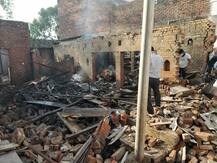 कौशांबी में अवैध पटाखा फैक्ट्री में विस्फोट, 2 की मौत, एक की हालत नाजुक