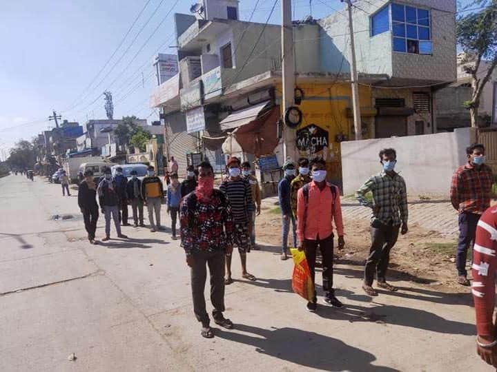 महाराष्ट्र से लौट रहे मजदूर यूपी के लिये बड़ी खतरे की घंटी...लखनऊ-कानपुर हाईवे पर धड़ल्ले से आ रहें है मजदूरों से भरे ट्रक Truck coming from Maharashtra loaded with Labours danger for UP महाराष्ट्र से लौट रहे मजदूर यूपी के लिये बड़ी खतरे की घंटी...लखनऊ-कानपुर हाईवे पर धड़ल्ले से आ रहें है मजदूरों से भरे ट्रक