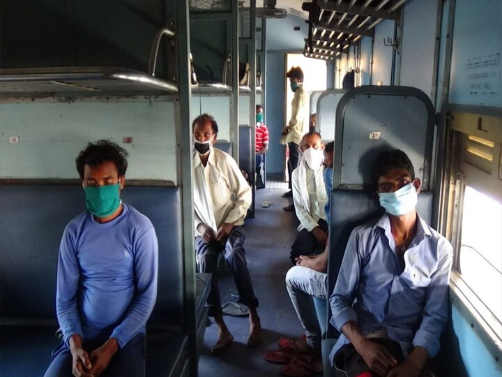 1200 मजदूरों को लेकर सूरत से गोरखपुर पहुंची 13वीं 'श्रमिक स्‍पेशल ट्रेन', सभी की हुई मेडिकल जांच